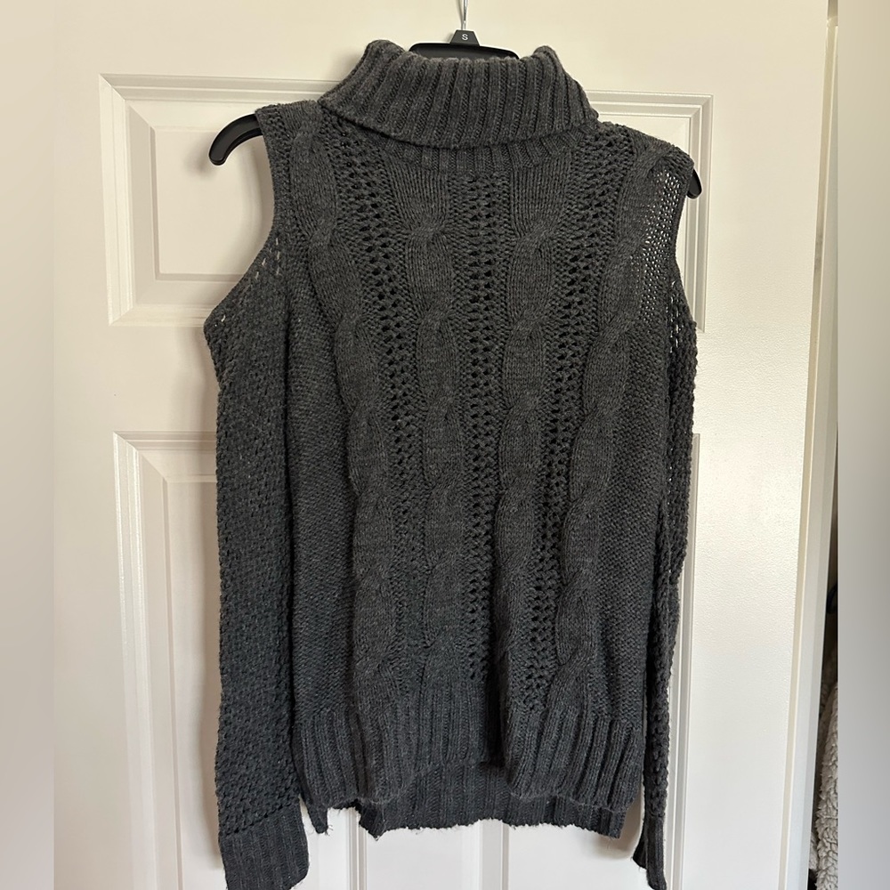 American eagle Women’s turtleneck open shoulder long sleeve knit sweater